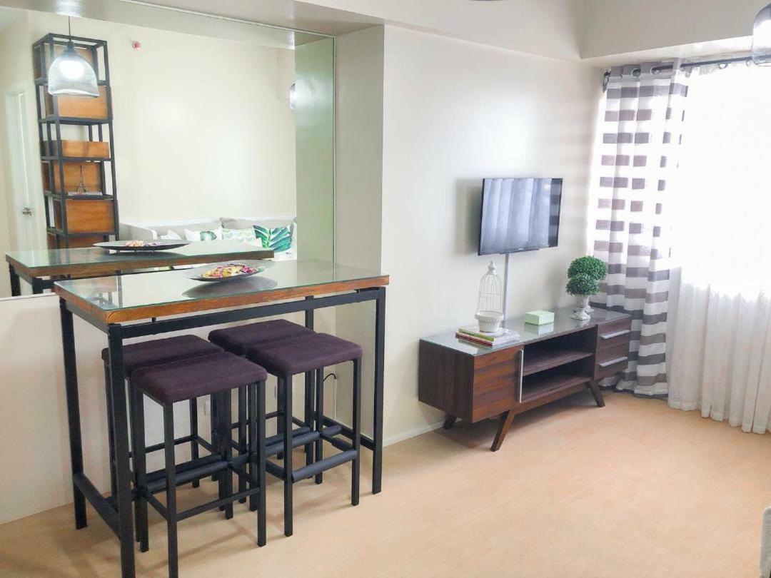 Nice Corner Ayala 1 Bedroom Condo At Heart Of Davao City With Hi Speed Wi Fi Internet Exterior photo
